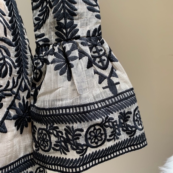 Missguided Black Lace Frill Sleeve Shift Dress - Picture 2 of 6